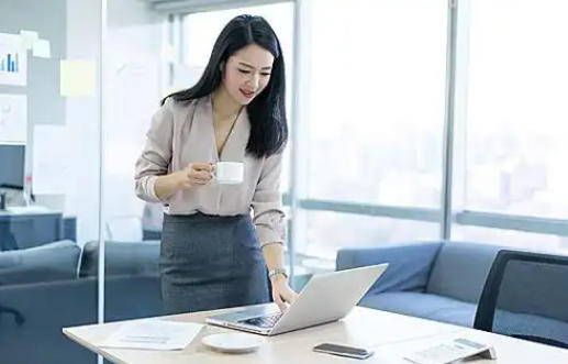 酒都电子手机有限公司轮播图4